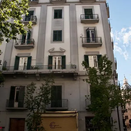 Bed & Breakfast *1*7*4* Via Roma 3*
